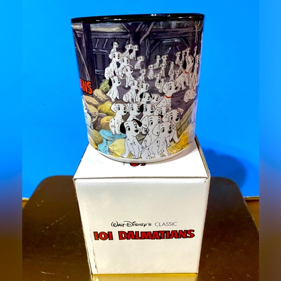 WALT DISNEY’S CLASSIC 101 DALMATIANS 90’s NWT DISNEY STORE EXCLUSIVE CERAMIC MUG - Picture 10 of 14